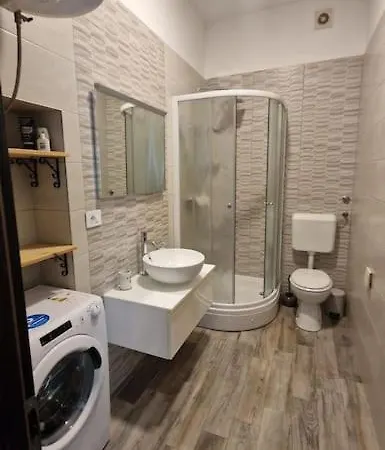 Cozy Cove Apartment *